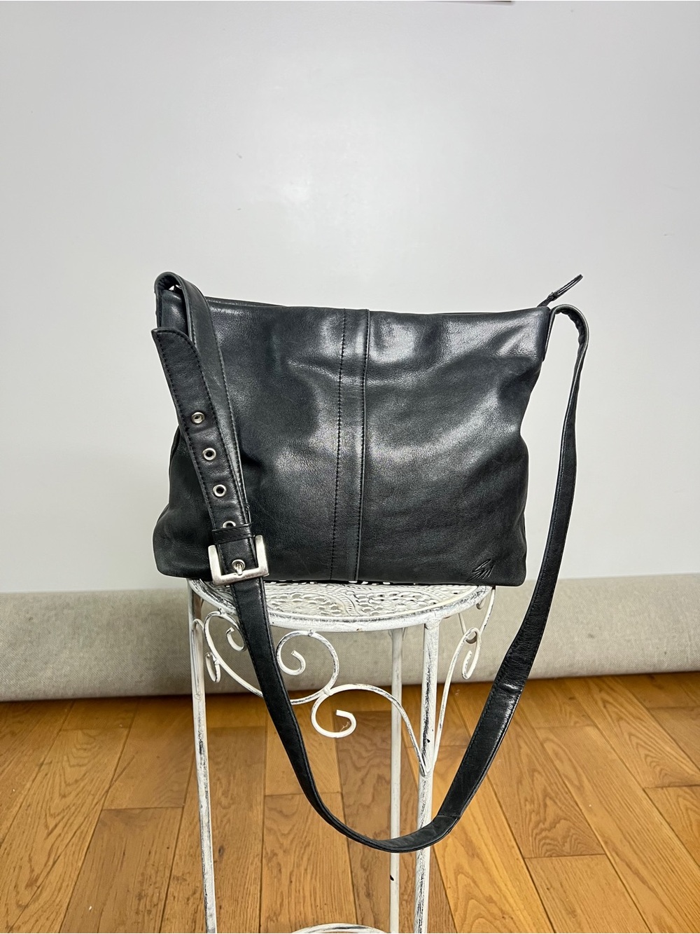Stone Mountain Accessories Black Leather Shoulder Bag with Adjustable Strap
